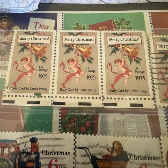 Vintage Christmas Stamps, most cancelled - 1970's - Picture 2 of 10